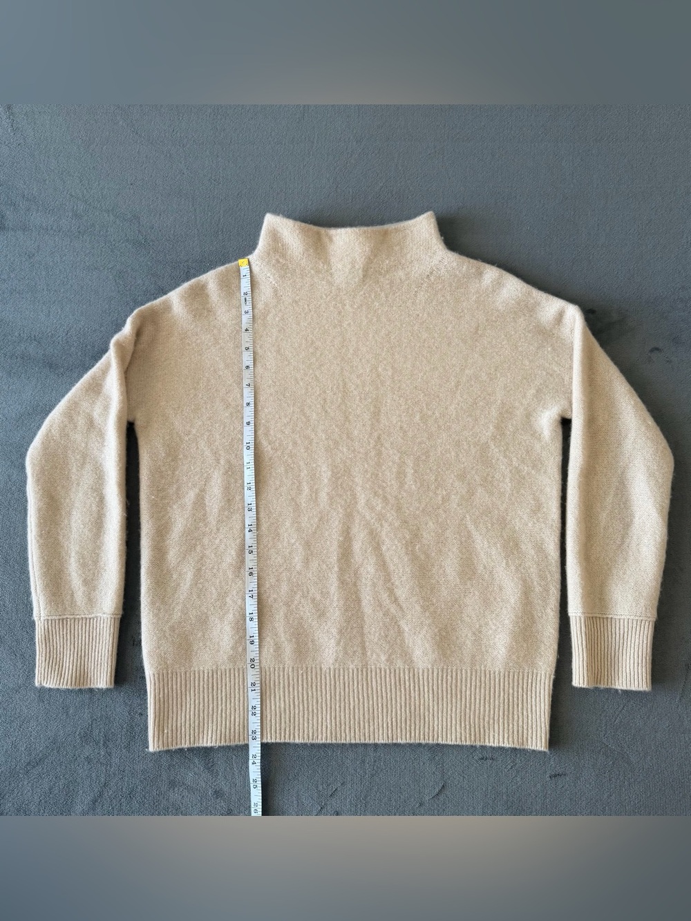TAHARI Boiled 100% 2PLY Cashmere Mock Neck Sweater Ultra Soft Light Beige sz XS - Picture 5 of 9